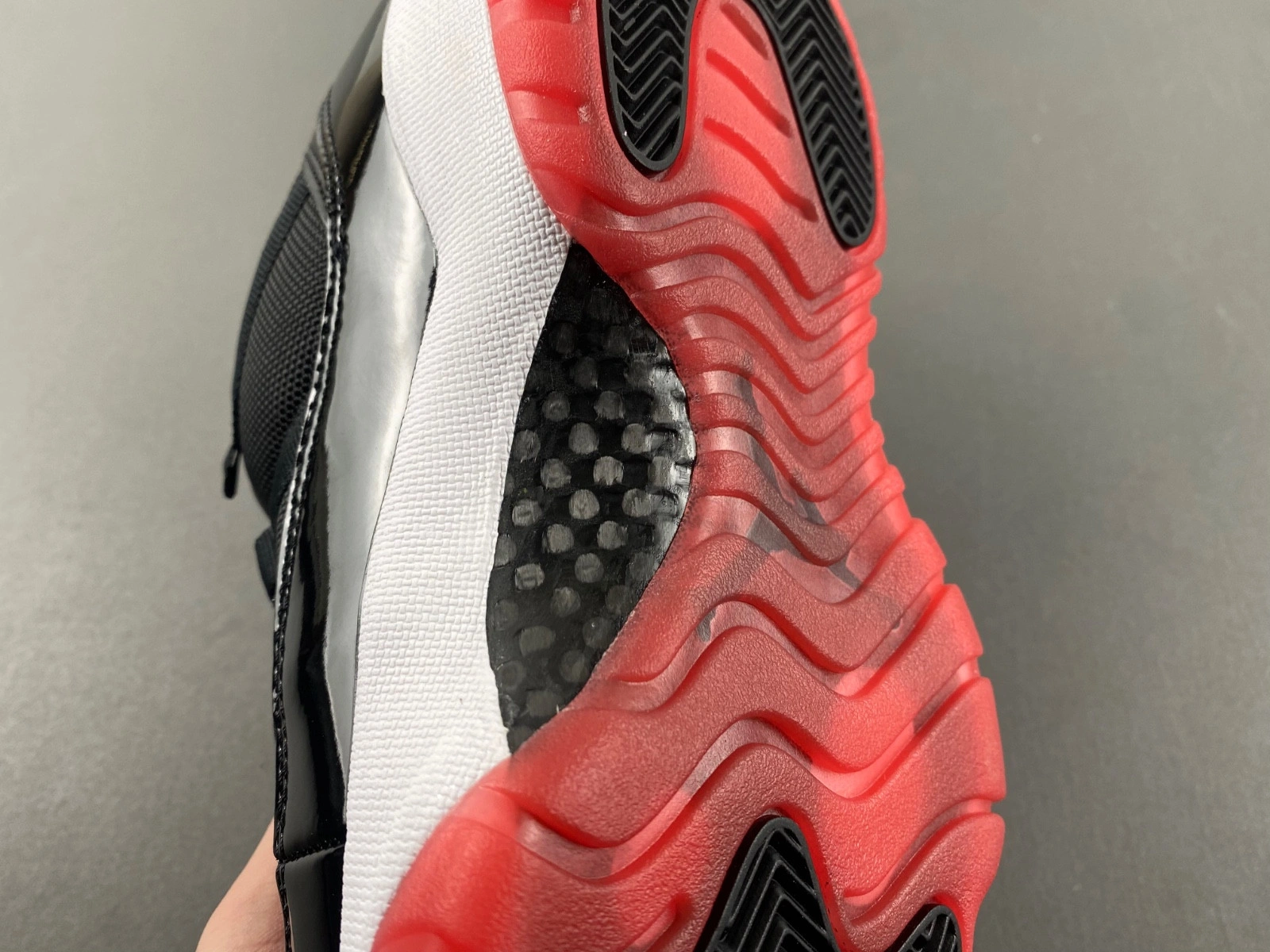 Air Jordan 11 Retro Low 'Bred' 2025 FV5104-006