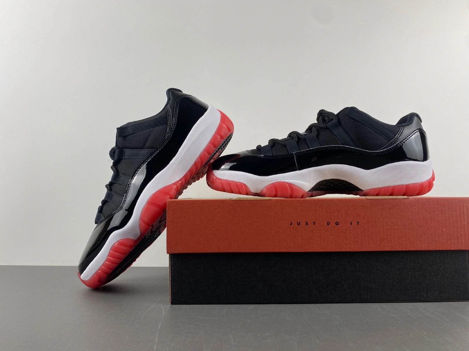 Air Jordan 11 Retro Low 'Bred' 2025 FV5104-006