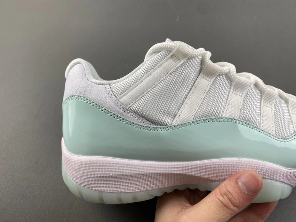 Air Jordan 11 Retro Low 'Igloo'  AH7860-103