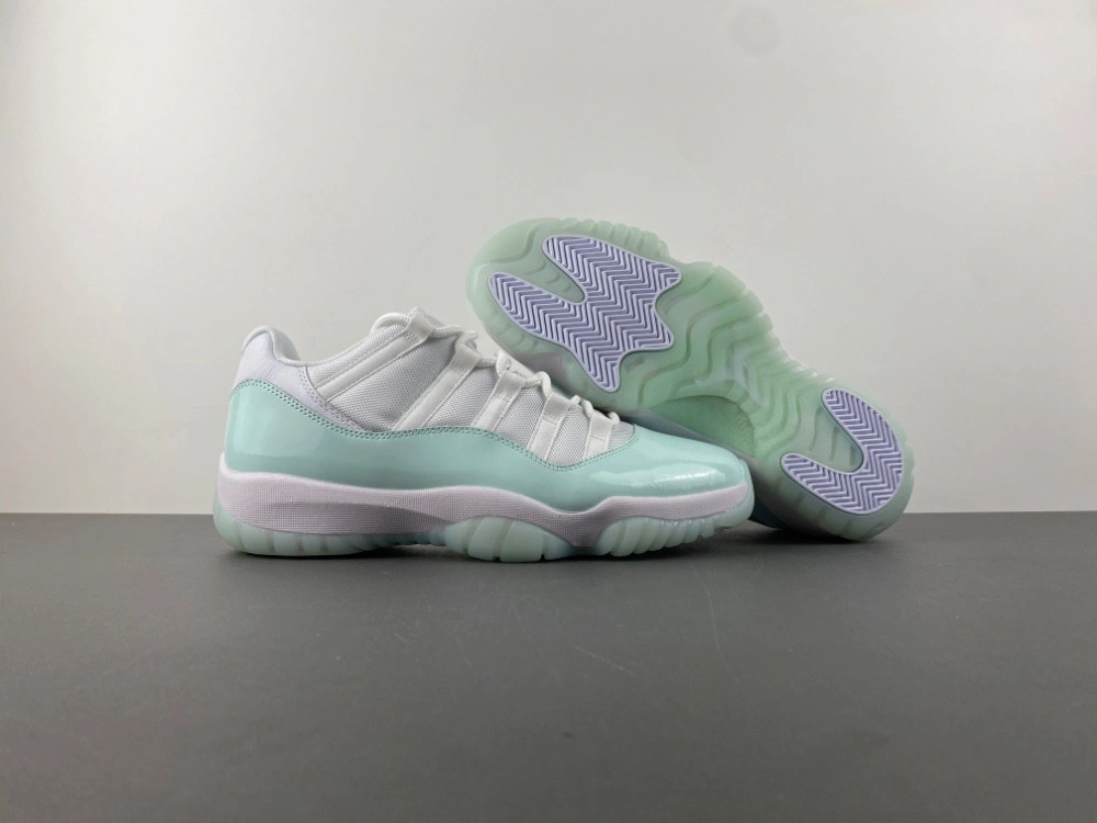 Air Jordan 11 Retro Low 'Igloo'  AH7860-103