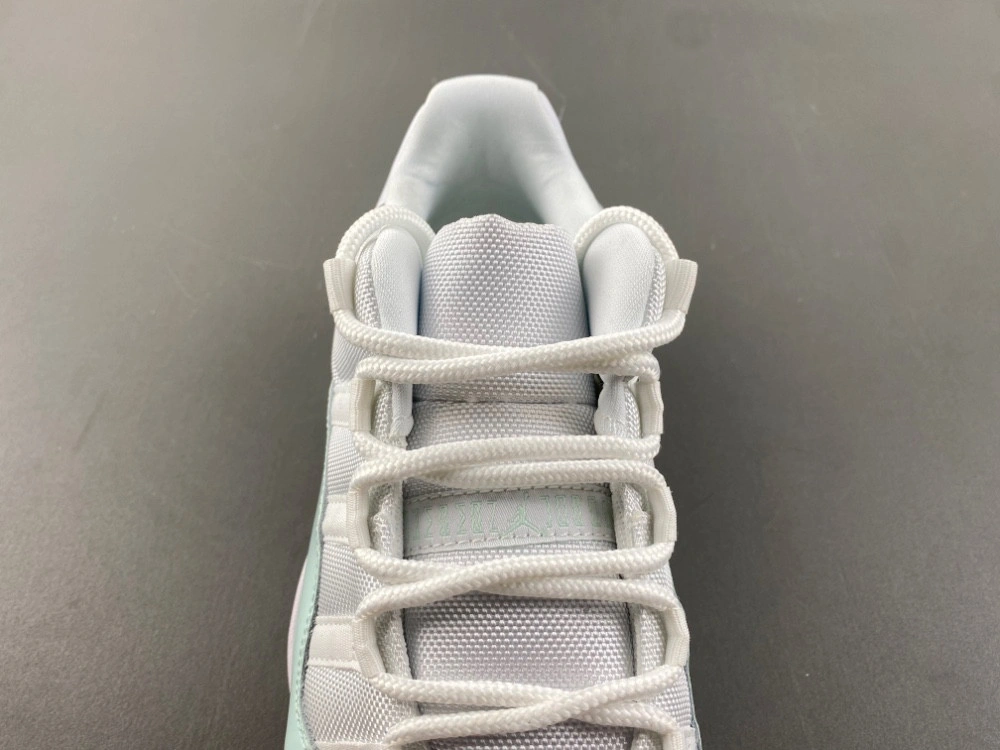 Air Jordan 11 Retro Low 'Igloo'  AH7860-103