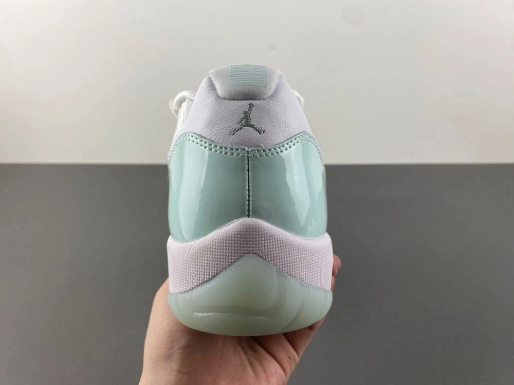 Air Jordan 11 Retro Low 'Igloo'  AH7860-103