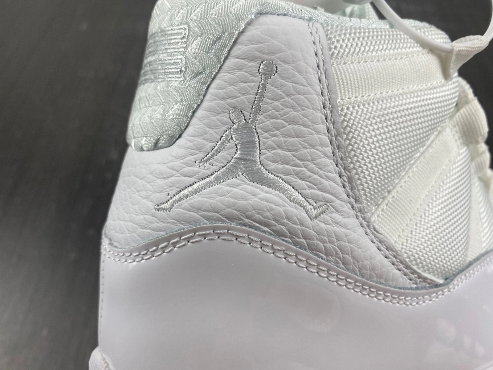 Air Jordan 11 Retro 'Silver Anniversary'   408201-101