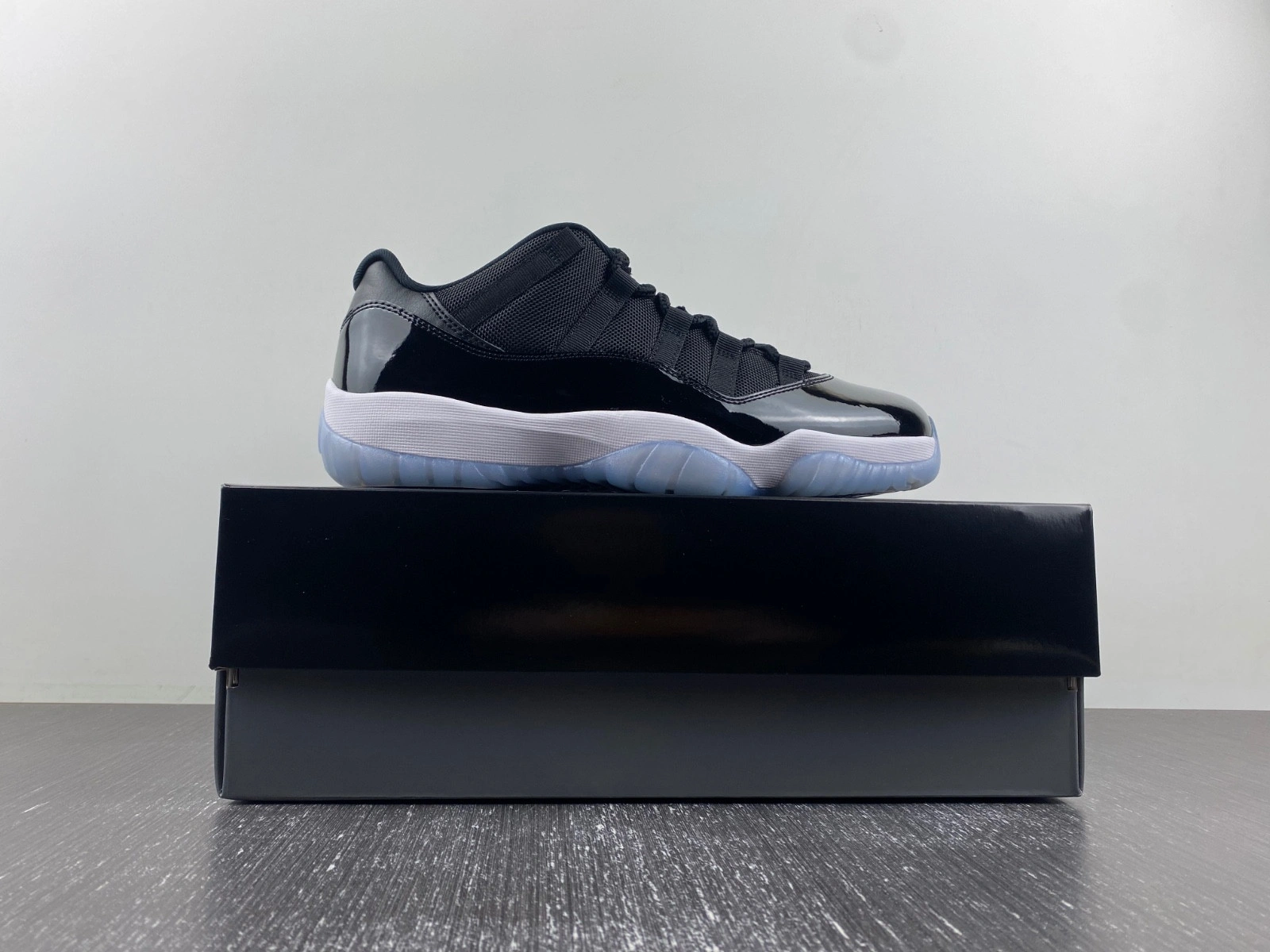 Air Jordan 11 “Space Jam  FV5104-004