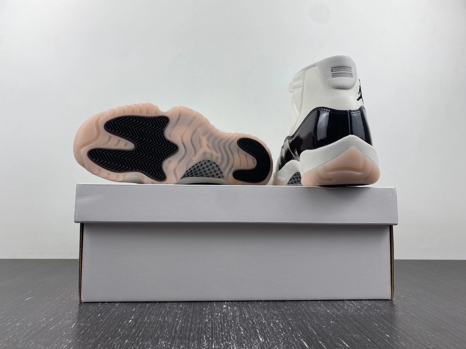 Air Jordan 11 WMNS 