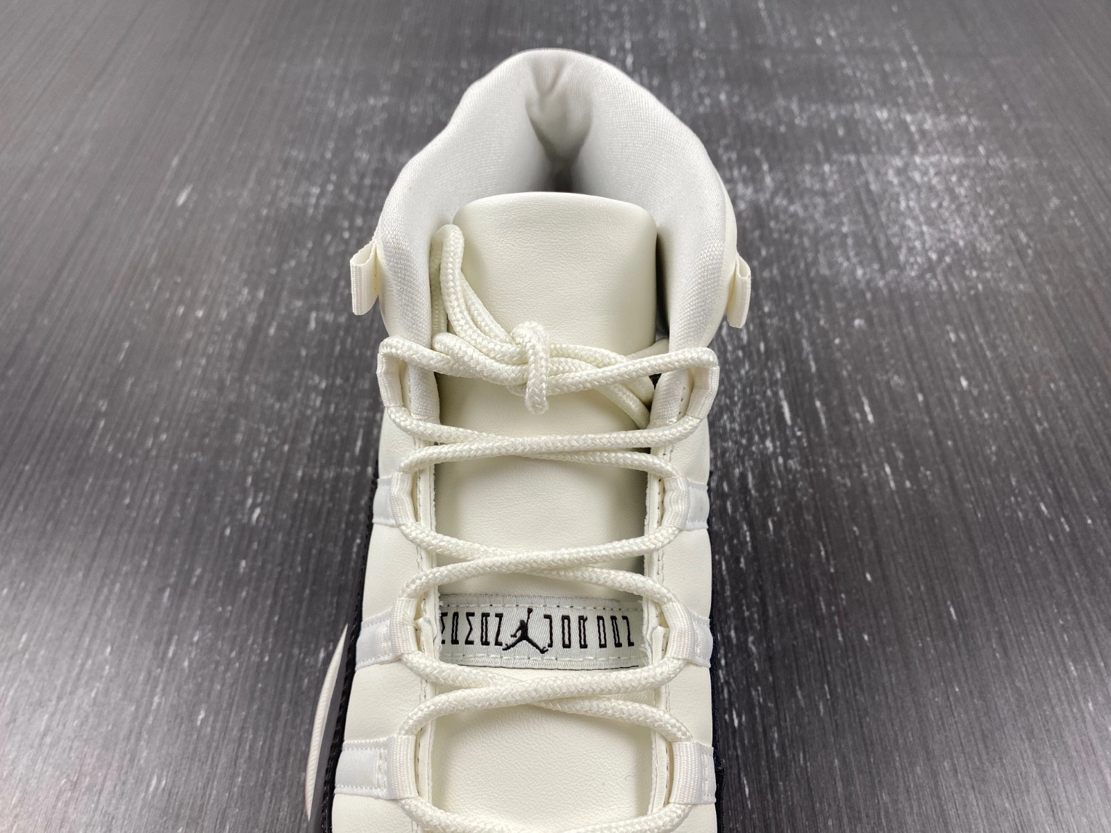 Air Jordan 11 WMNS 