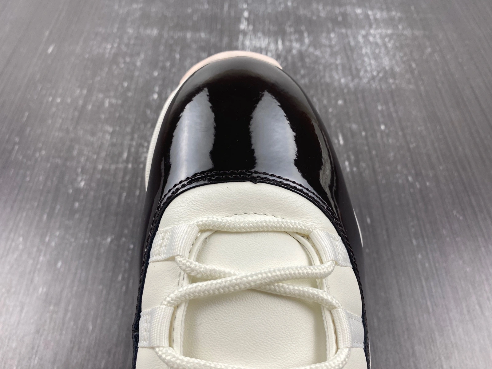 Air Jordan 11 WMNS 