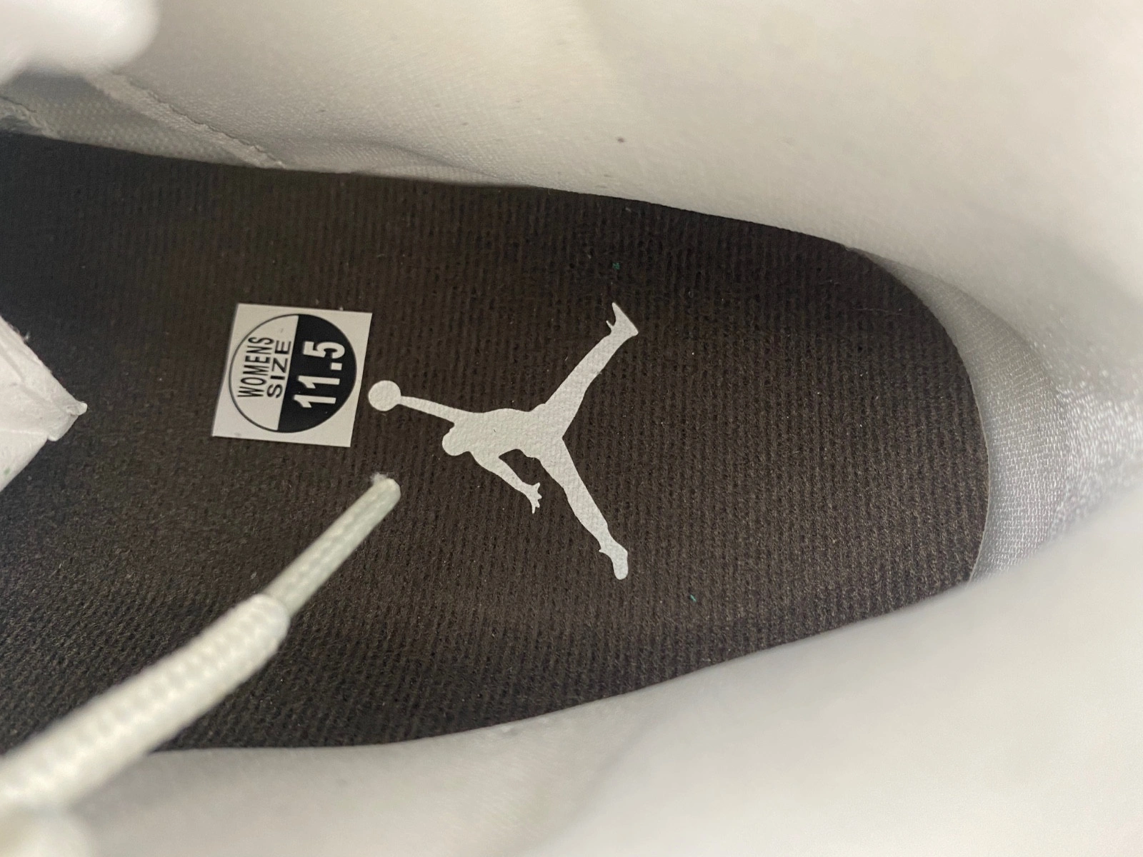 Air Jordan 11 WMNS 