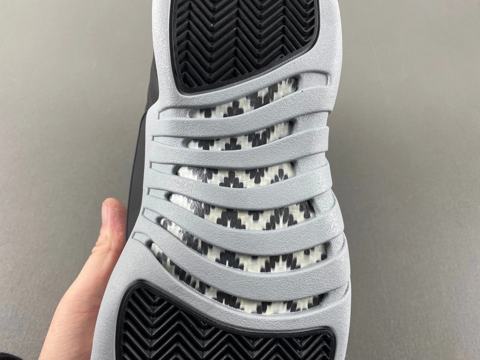 Air Jordan 12 Black Wolf Grey - Sep 2024 - CT8013-010
