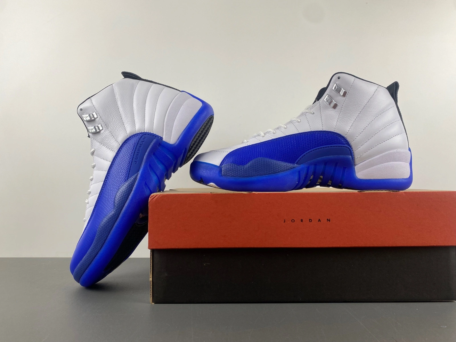 Air Jordan 12 