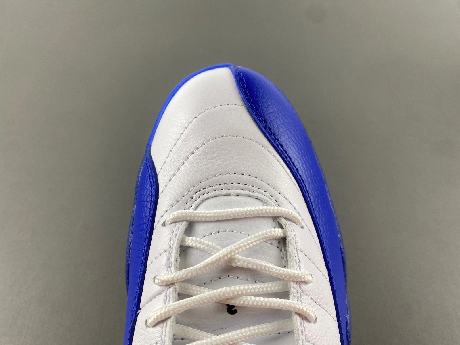 Air Jordan 12 