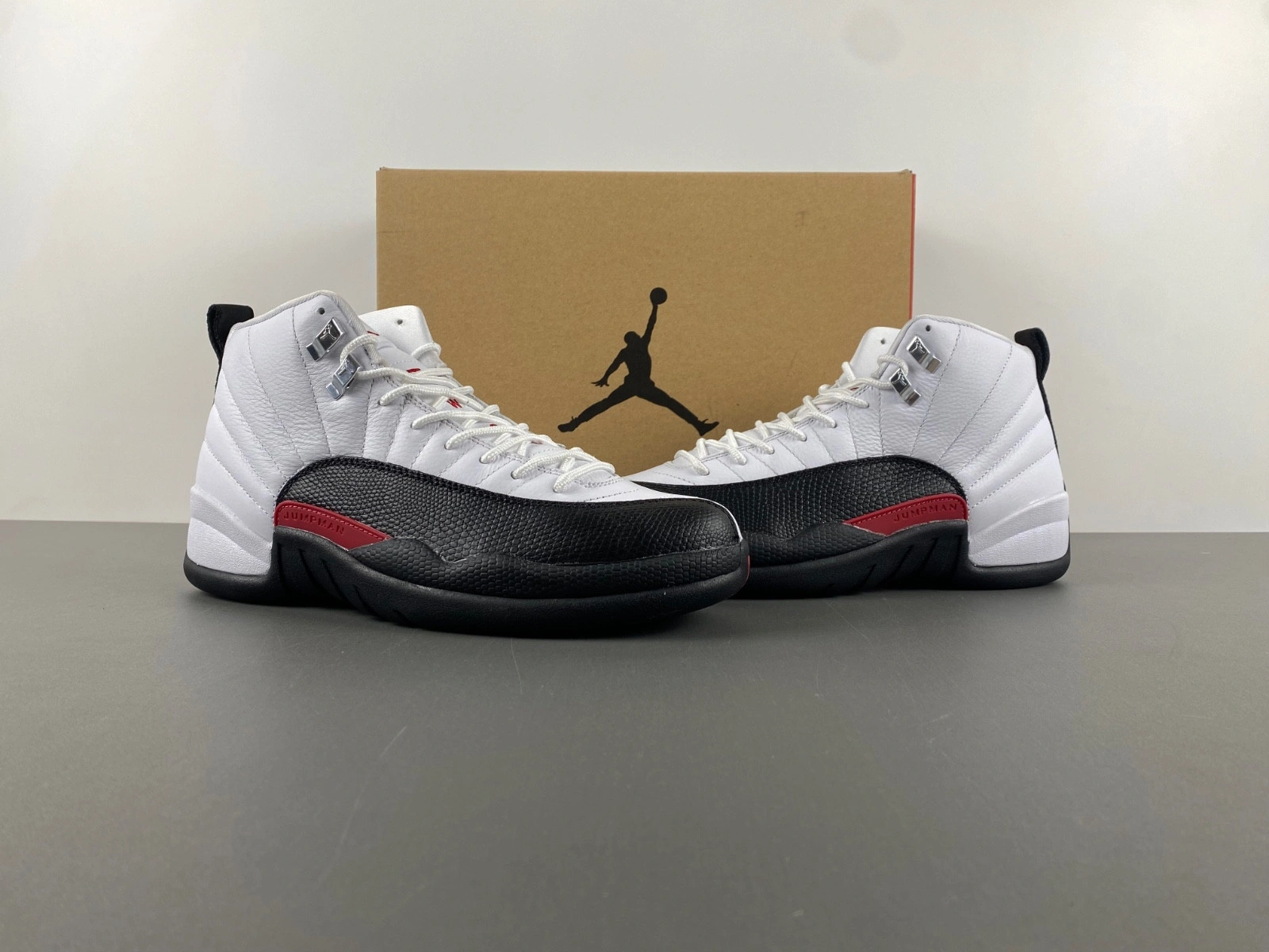 Air Jordan 12 Red Taxi CT8013-162