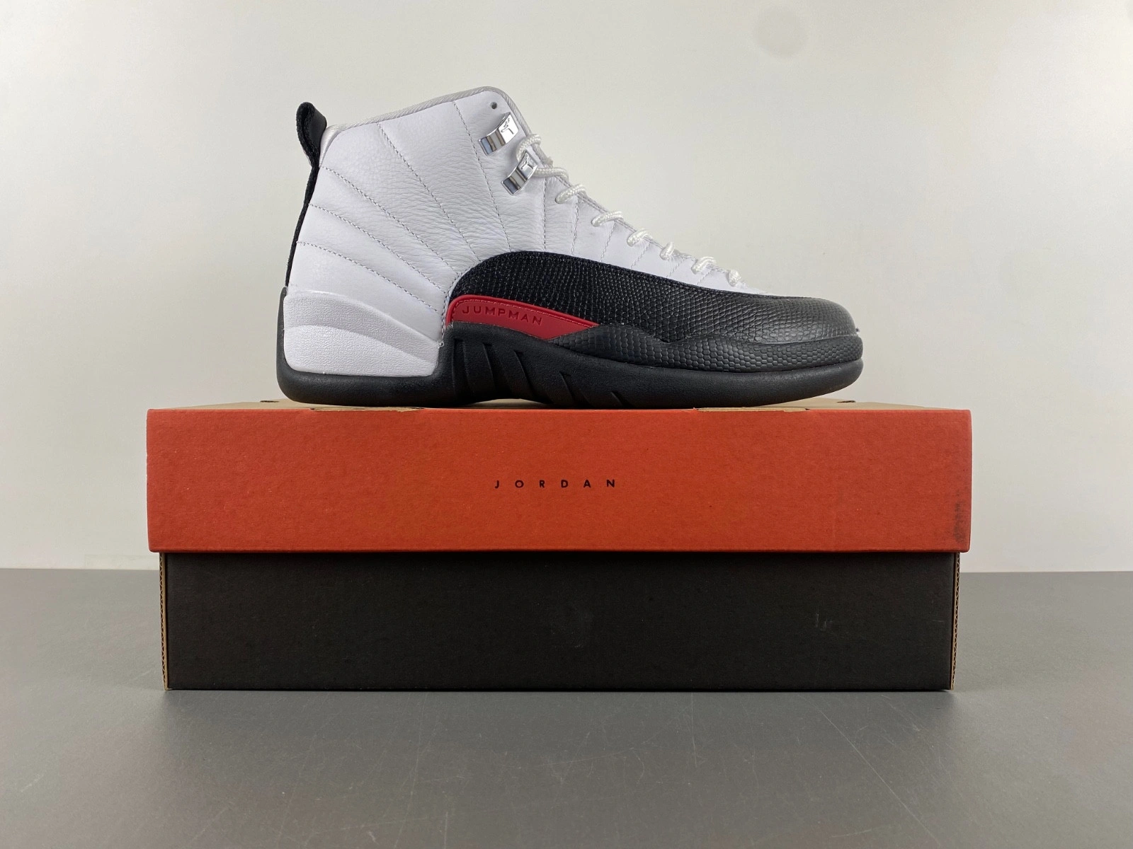 Air Jordan 12 Red Taxi CT8013-162