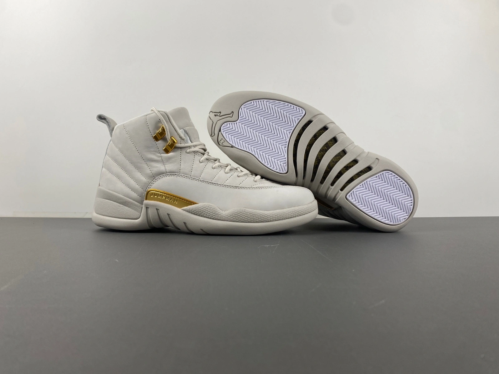 Air Jordan 12 WMNS 