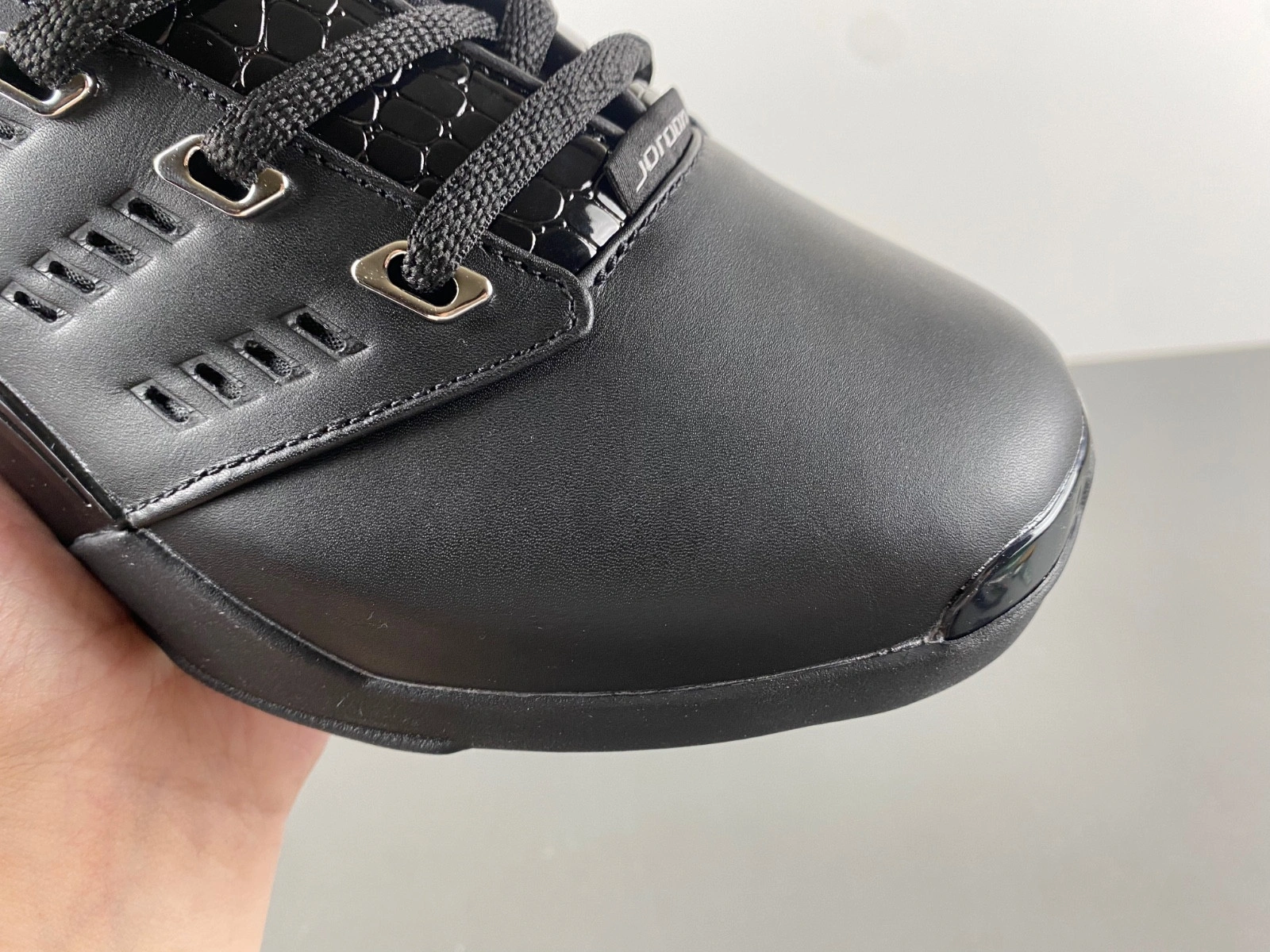 Air Jordan 17 OG Low 'Black Chrome' 303891-004