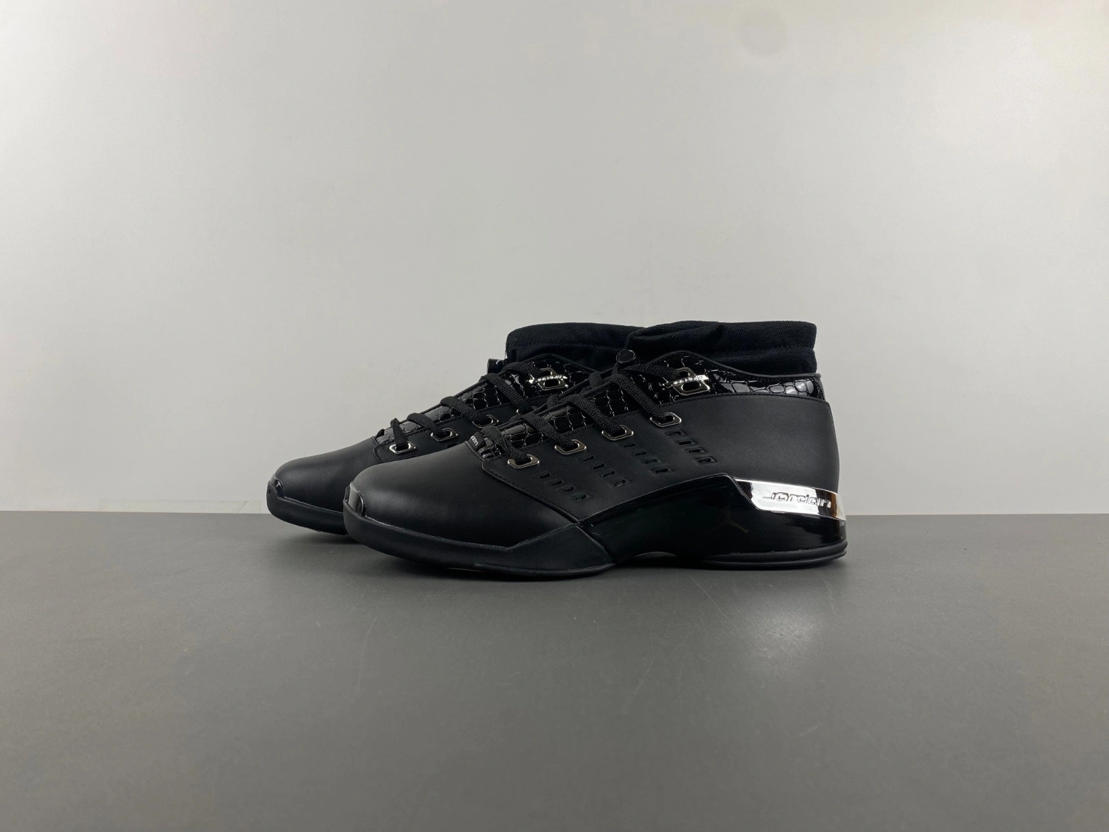 Air Jordan 17 OG Low 'Black Chrome' 303891-004