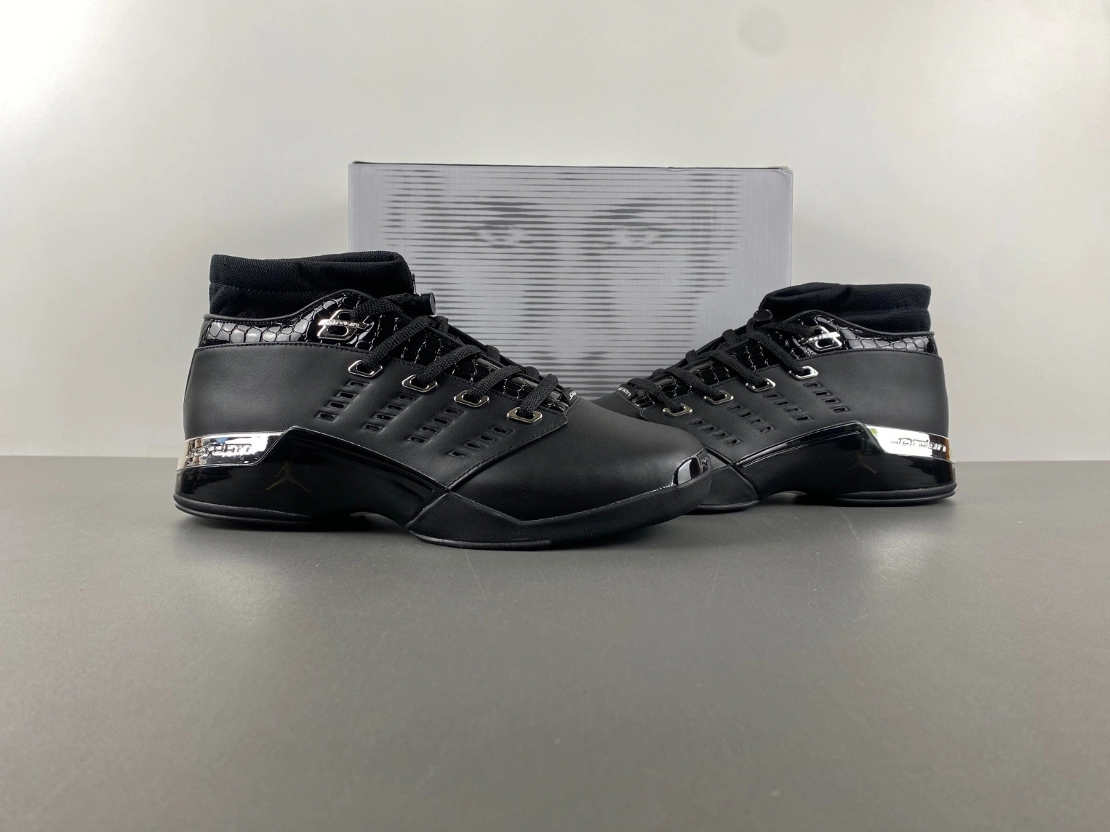 Air Jordan 17 OG Low 'Black Chrome' 303891-004
