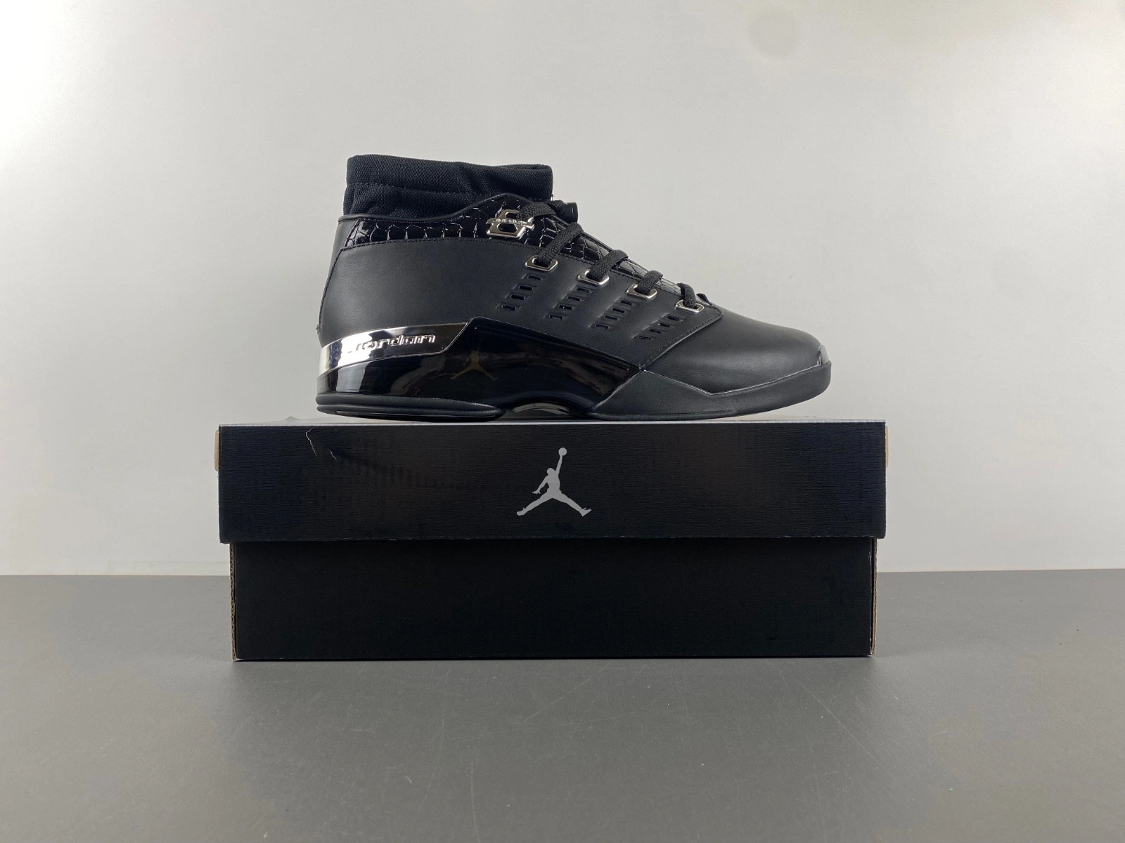 Air Jordan 17 OG Low 'Black Chrome' 303891-004