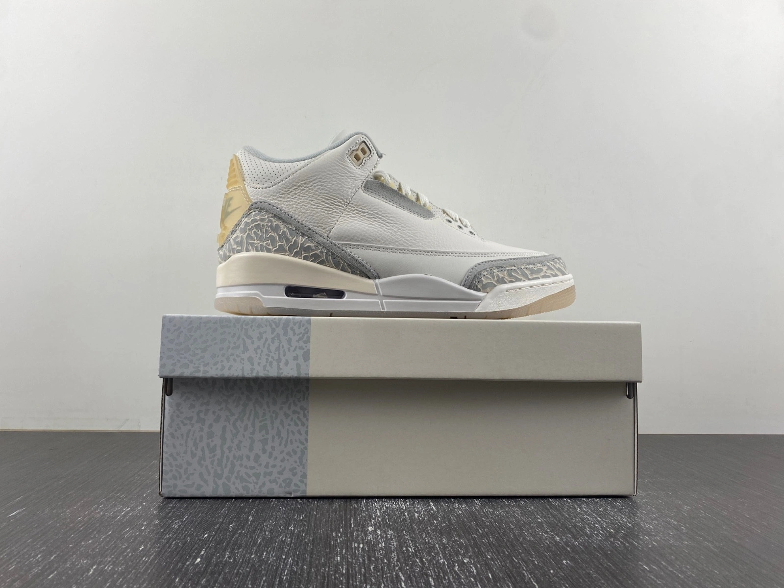 Air Jordan 3 Craft “Ivory”   FJ9479-100