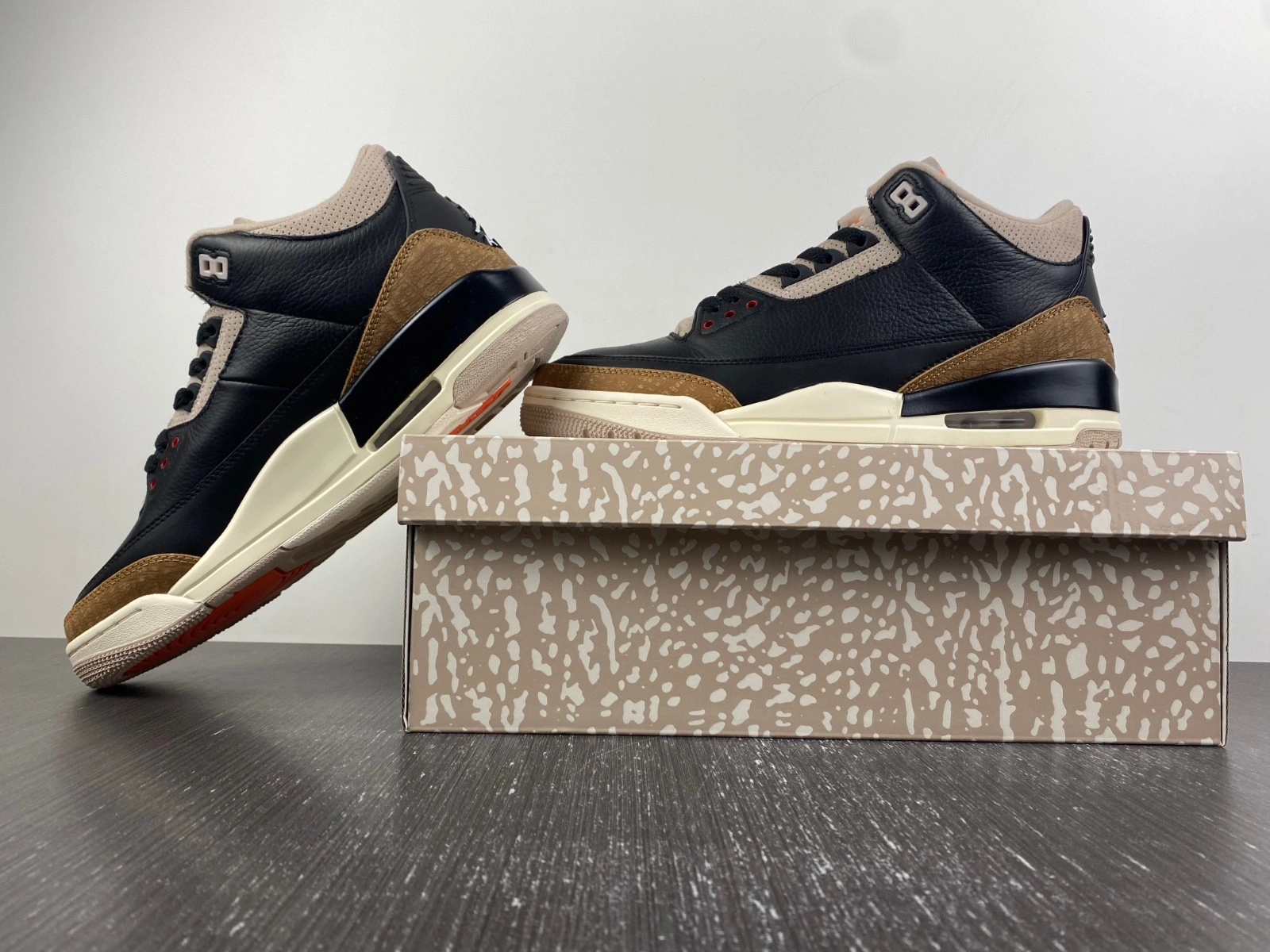 Air Jordan 3 Desert Cement CT8532-008