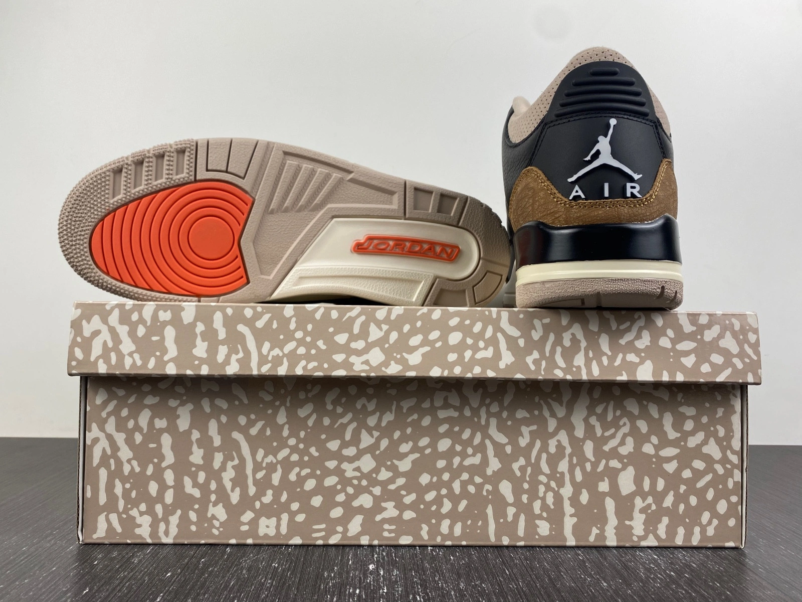 Air Jordan 3 Desert Cement CT8532-008