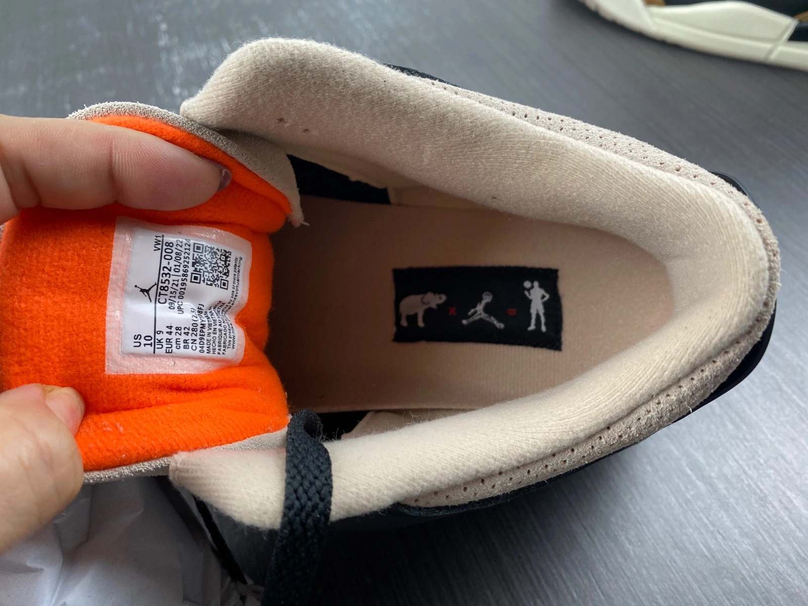 Air Jordan 3 Desert Cement CT8532-008