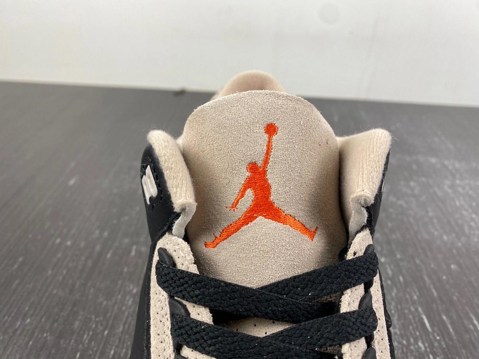 Air Jordan 3 Desert Cement CT8532-008