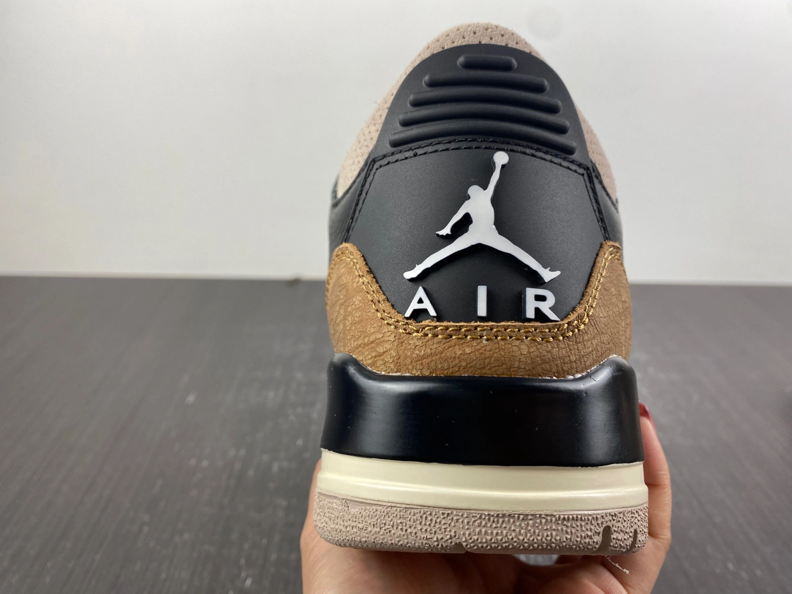 Air Jordan 3 Desert Cement CT8532-008