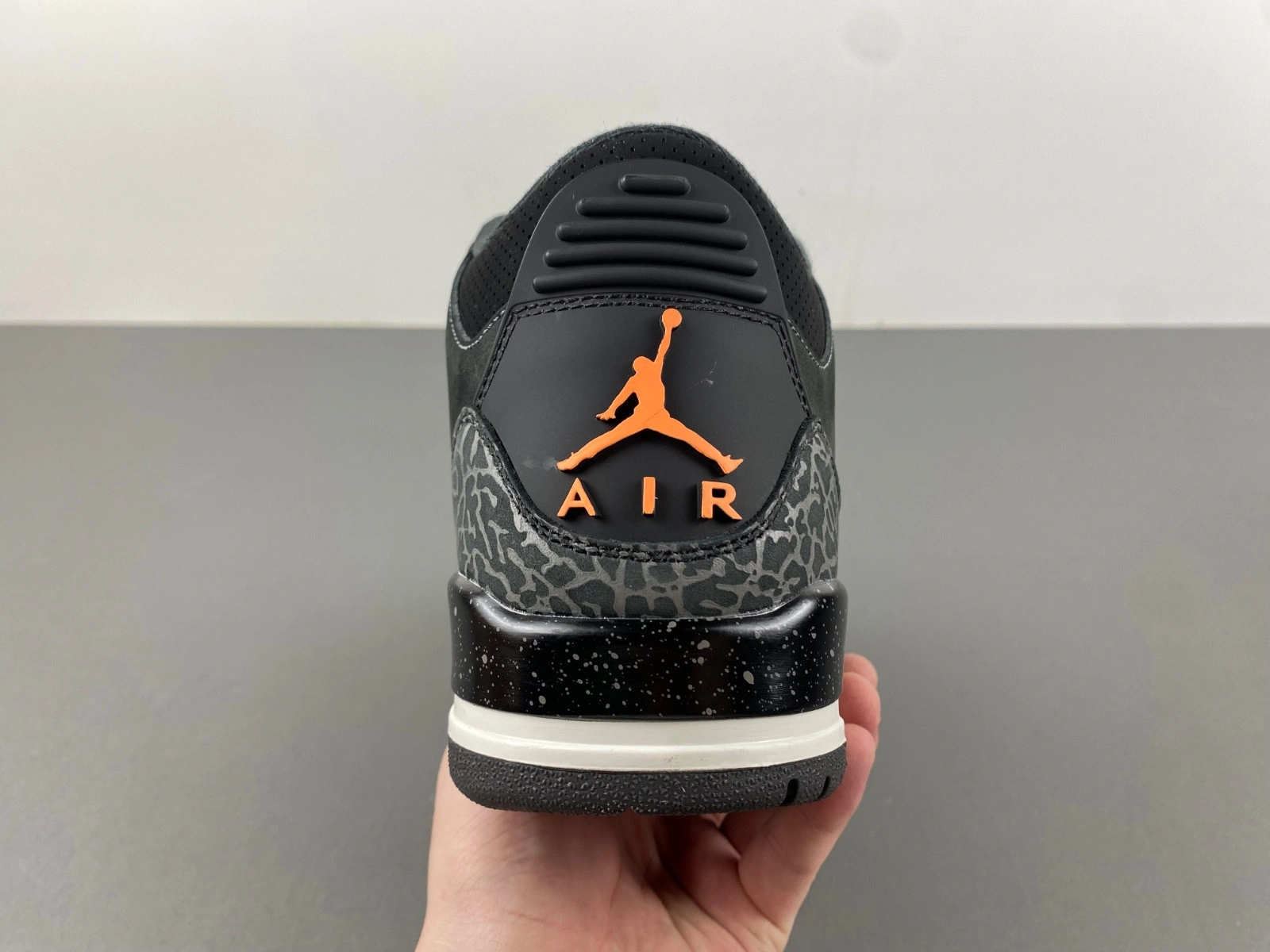 Air Jordan 3 “Fear”  CT8532-080