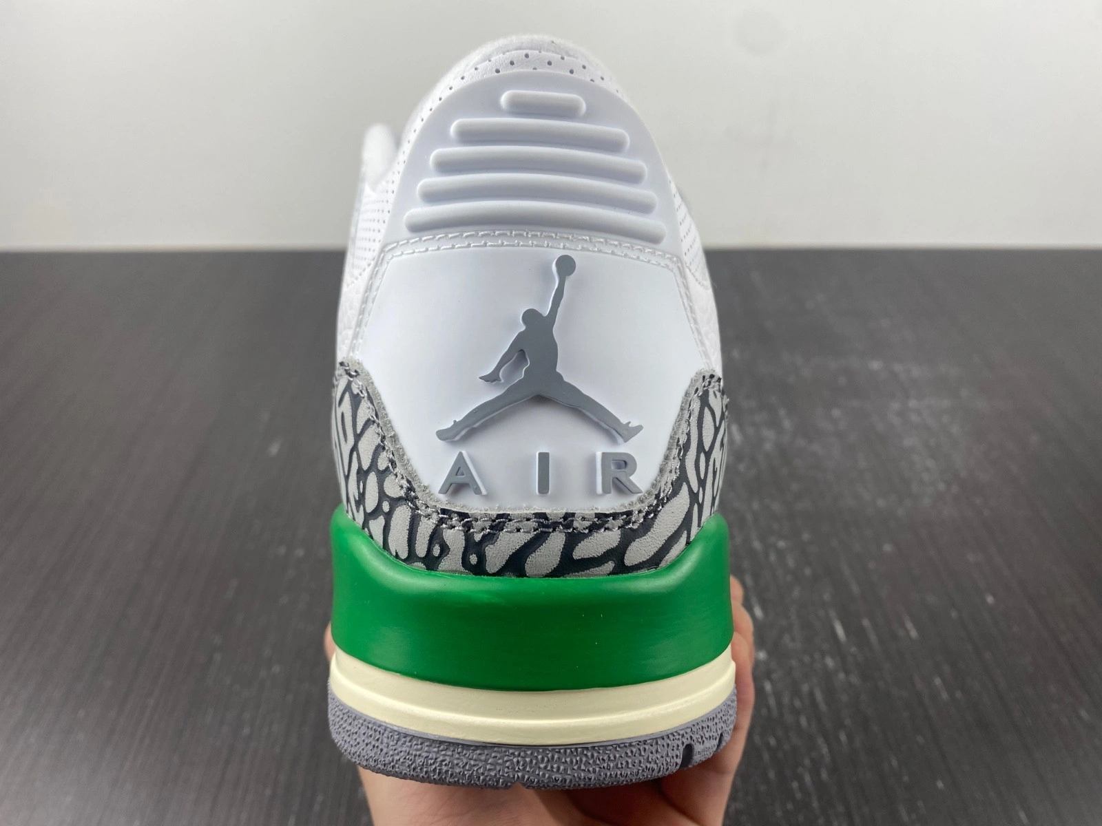 Air Jordan 3 Lucky Green WMNS CK9246-136