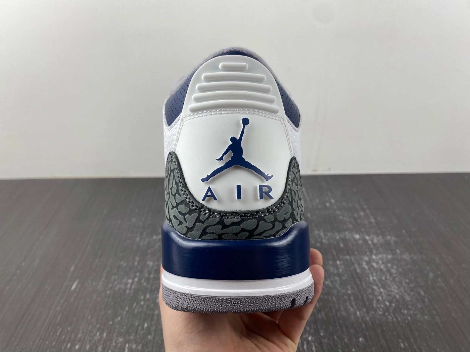 Air Jordan 3 “Midnight Navy”  CT8532-140