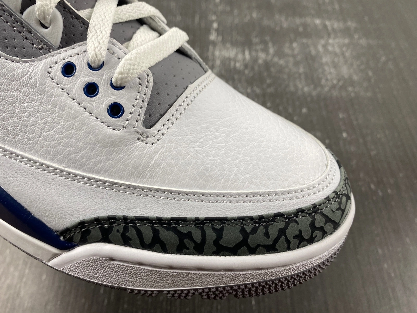 Air Jordan 3 “Midnight Navy”  CT8532-140