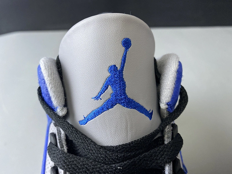 Air Jordan 3 “Varsity Royal”  CT8532-400
