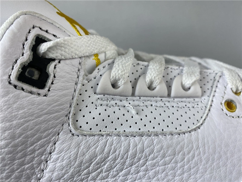 Air Jordan 3 WMNS “Laser Orange”  CK9246-108