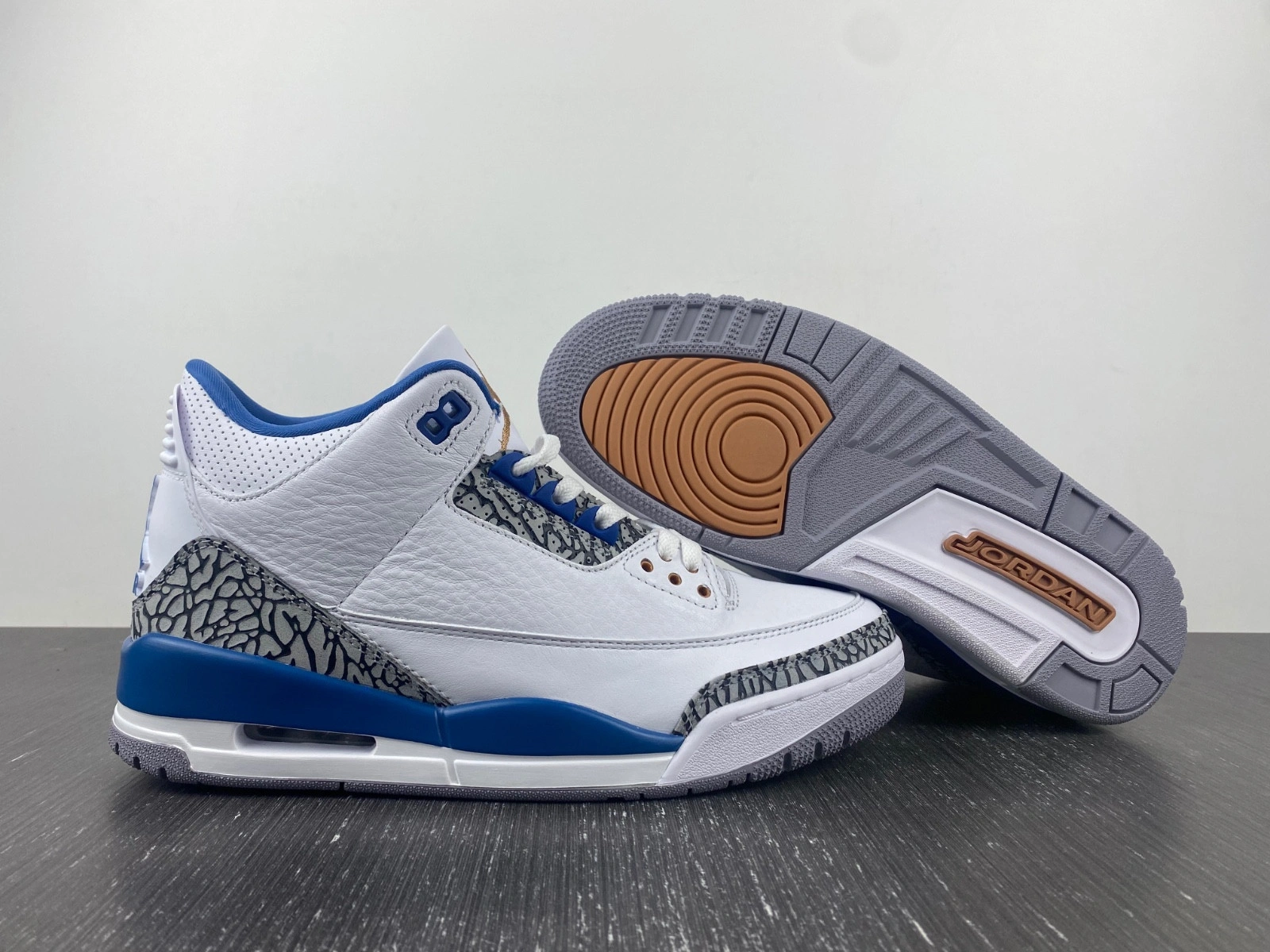Air Jordan 3 'Wizards' - CT8532-148