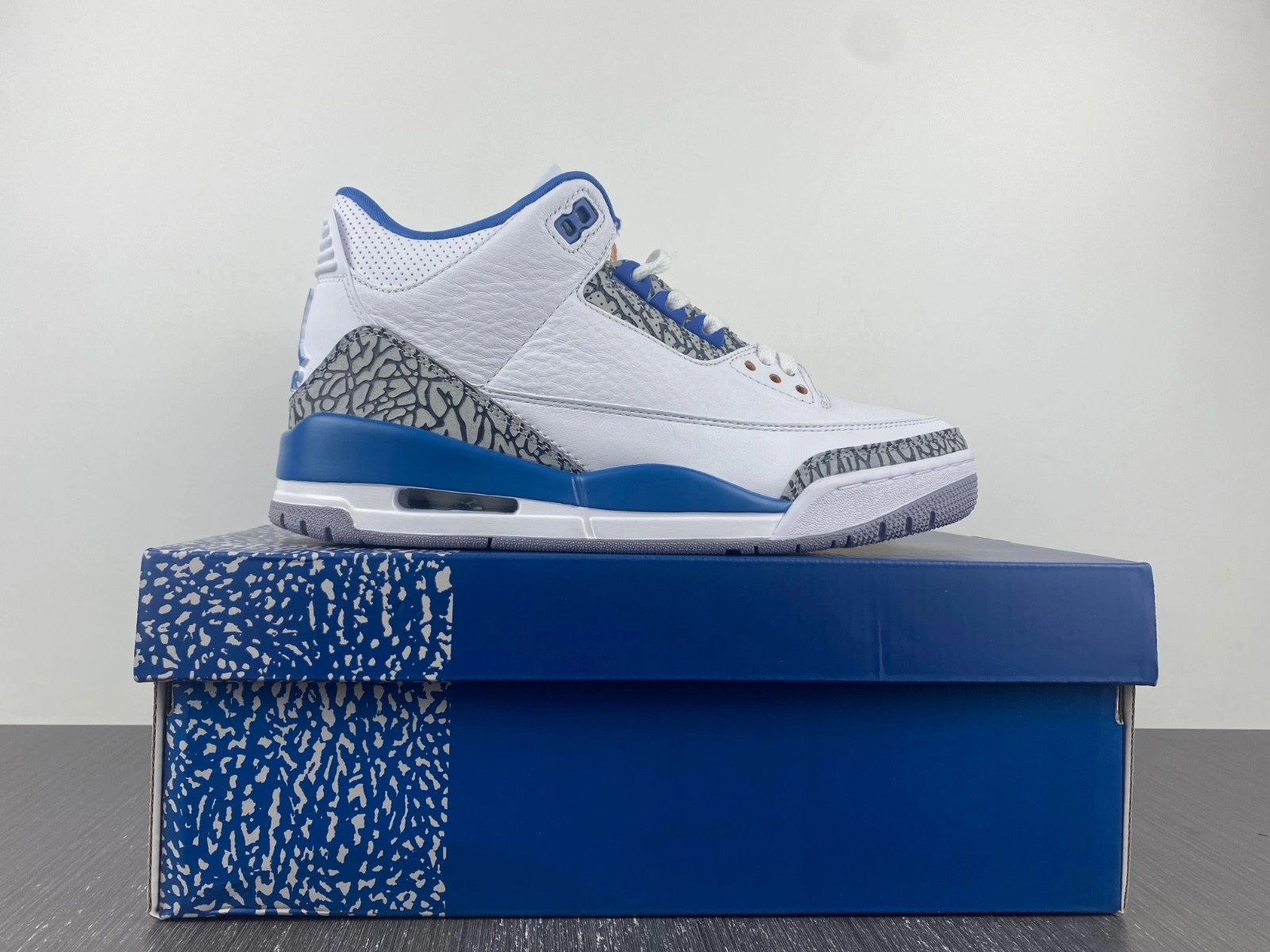 Air Jordan 3 'Wizards' - CT8532-148