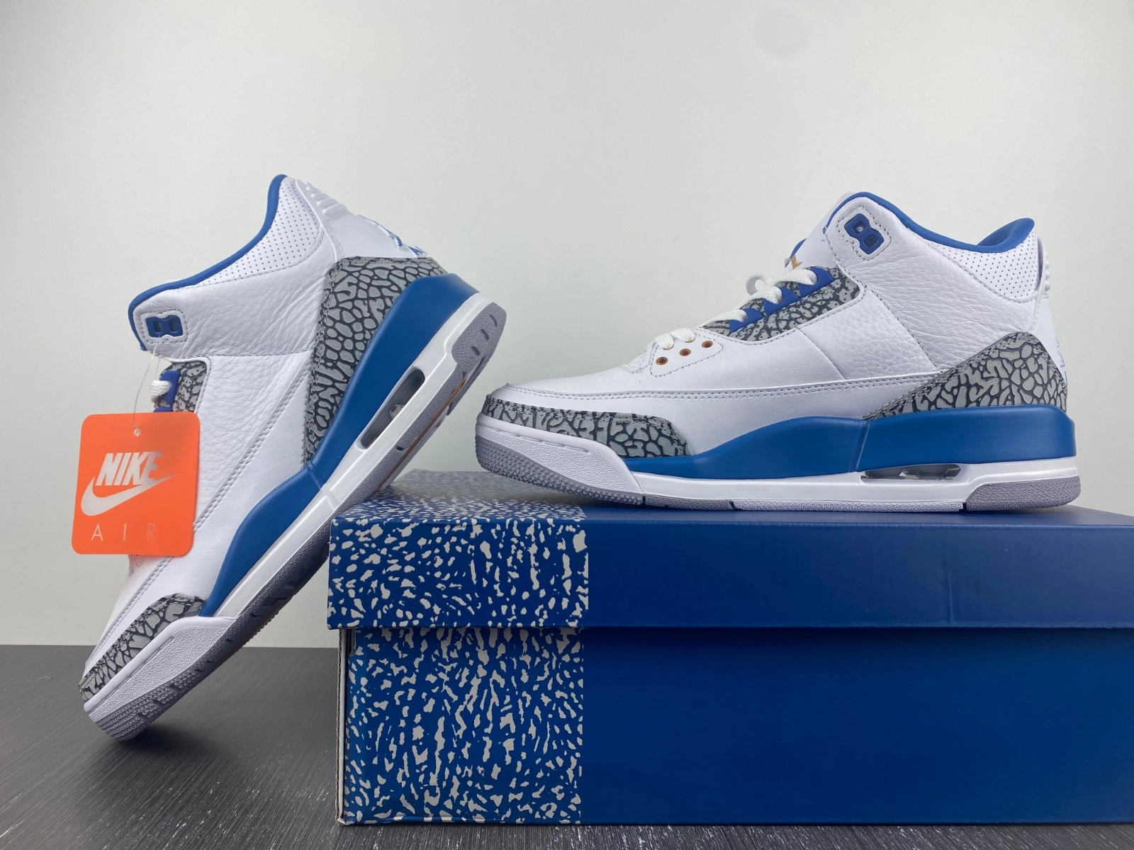 Air Jordan 3 'Wizards' - CT8532-148
