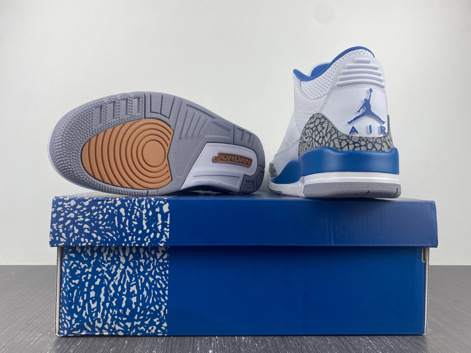 Air Jordan 3 'Wizards' - CT8532-148