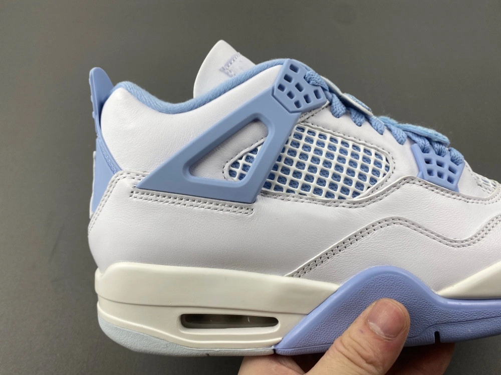 Air Jordan 4 