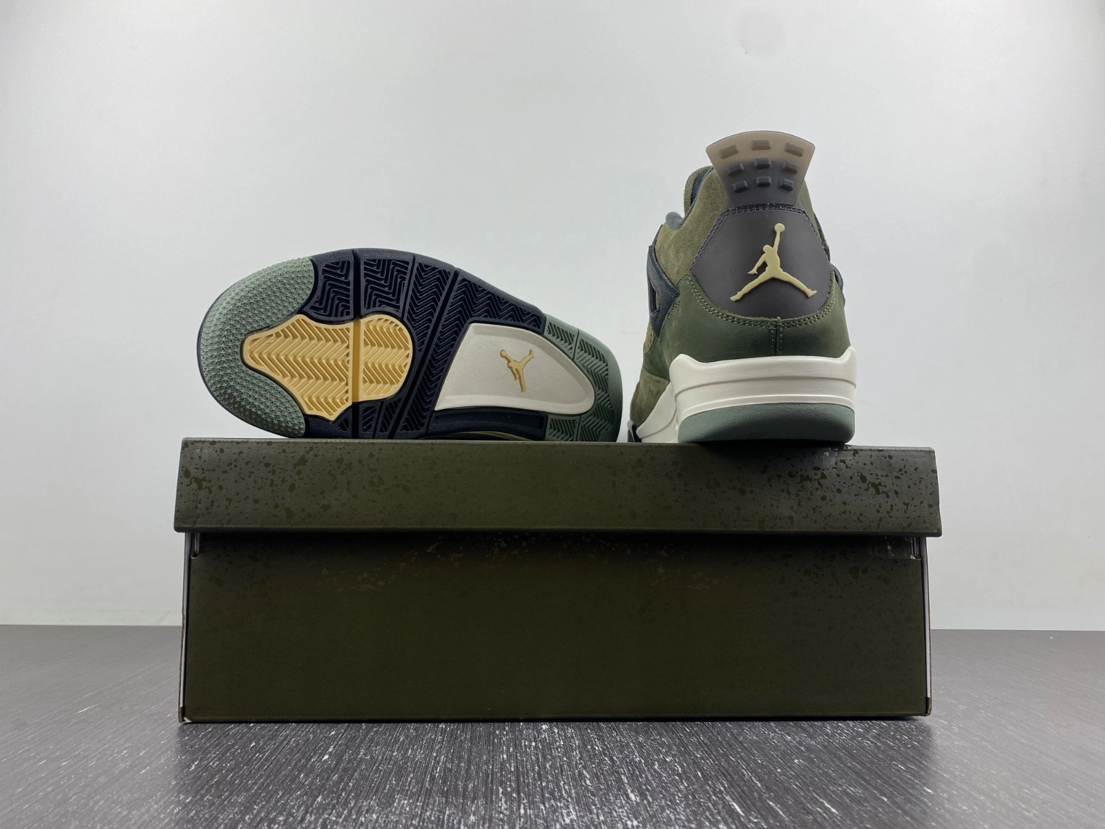 Air Jordan 4 Craft 