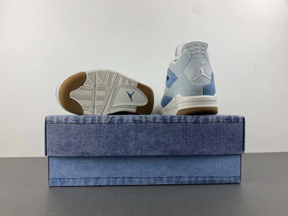 Air Jordan 4 Denim 