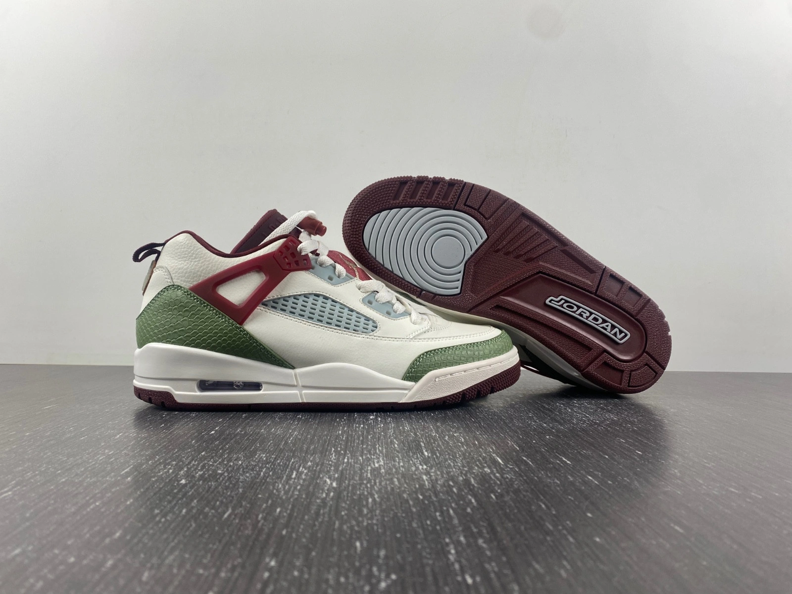 Air Jordan 4 FJ6372-100
