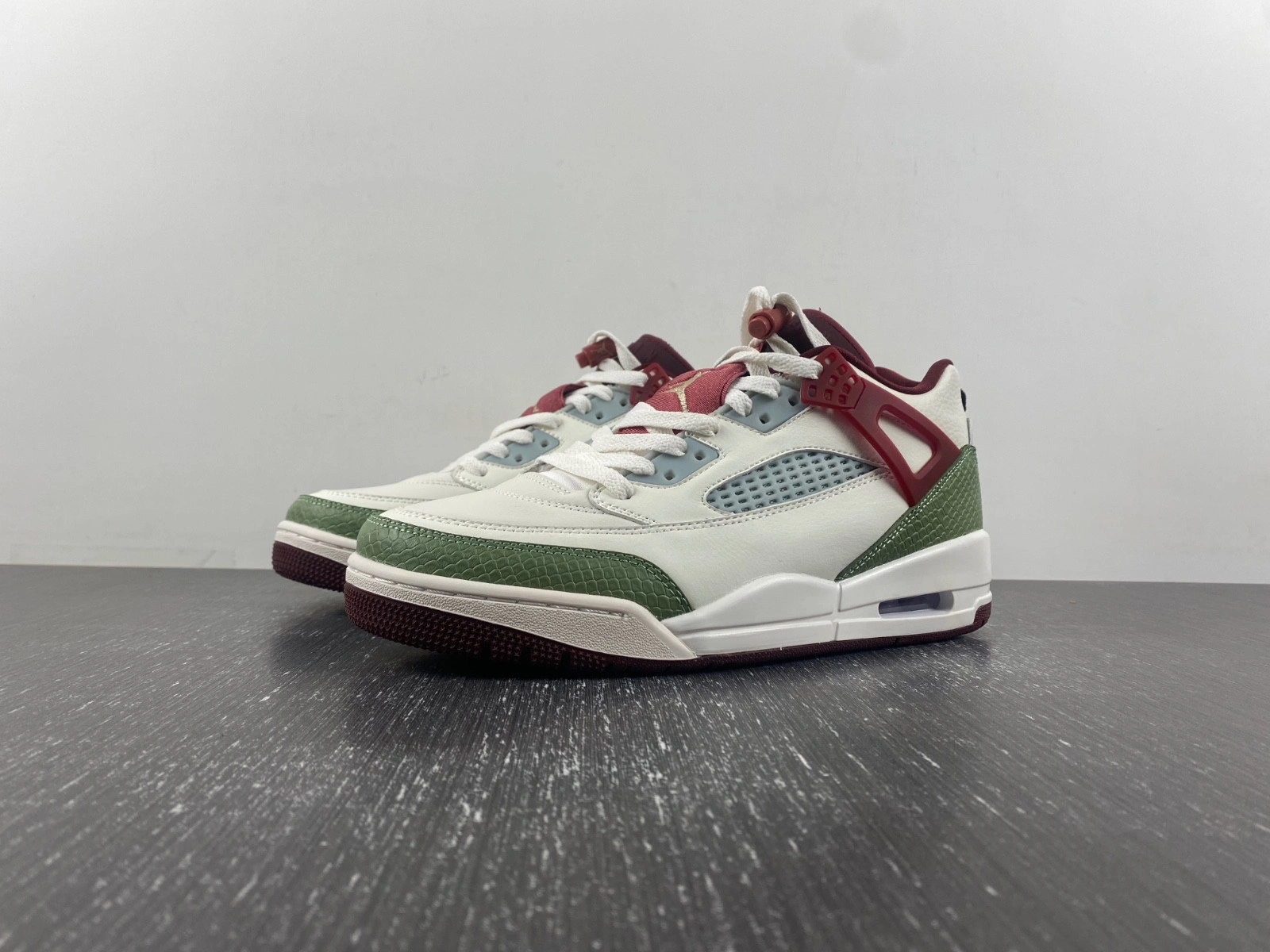 Air Jordan 4 FJ6372-100