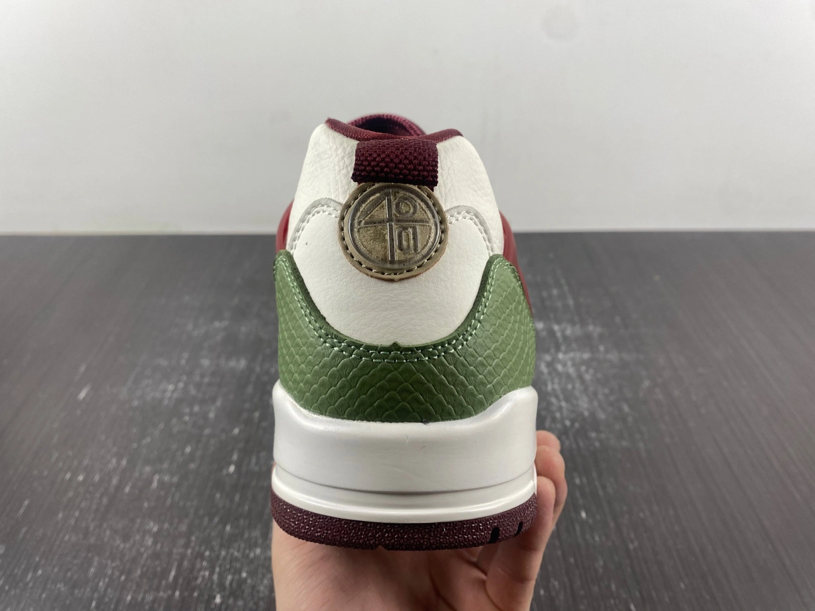 Air Jordan 4 FJ6372-100