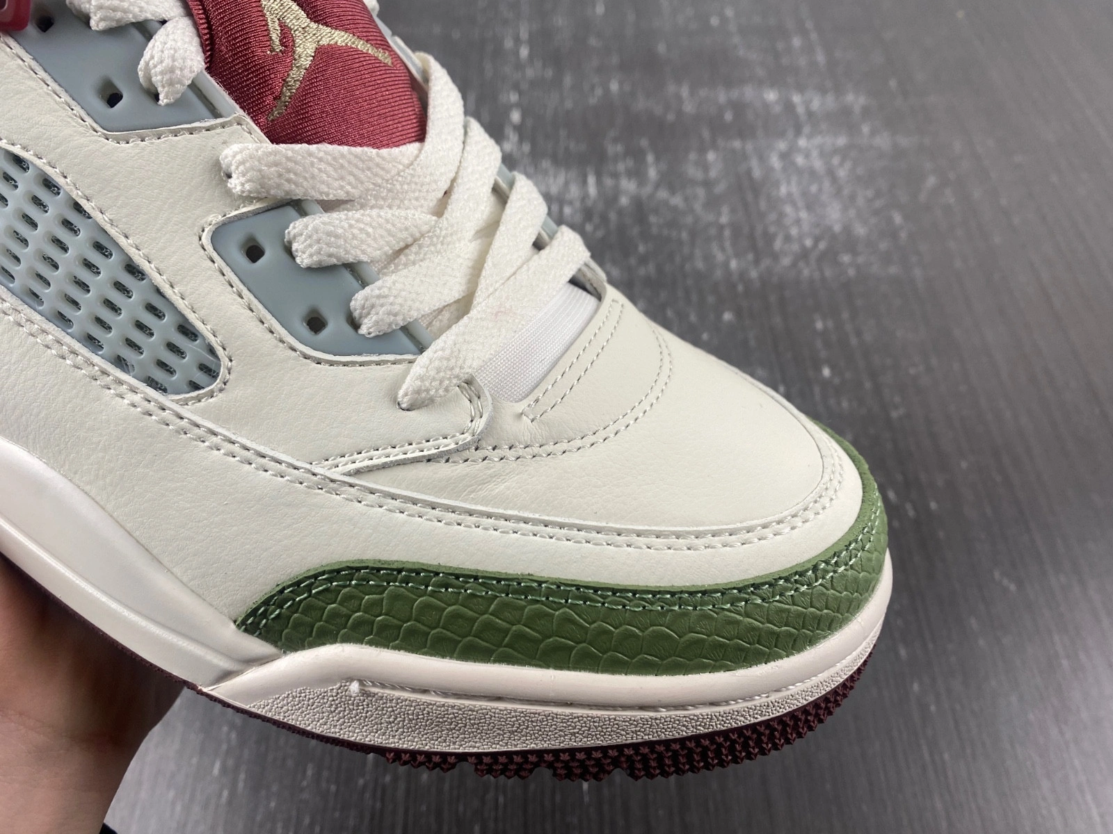 Air Jordan 4 FJ6372-100