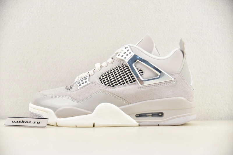 Air Jordan 4 Frozen Moments AQ9129-001