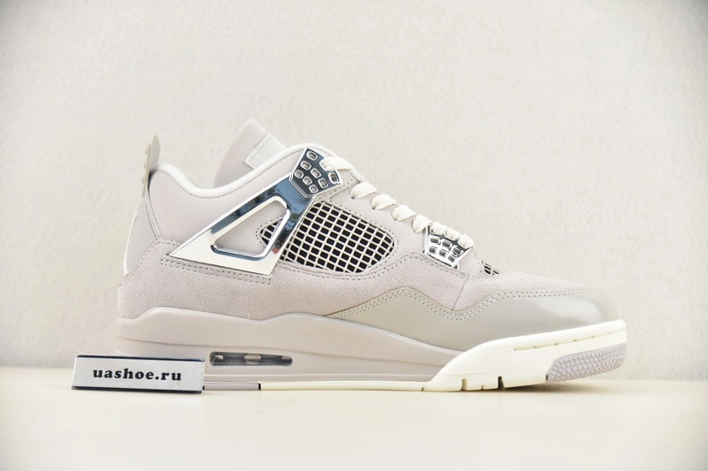 Air Jordan 4 Frozen Moments AQ9129-001