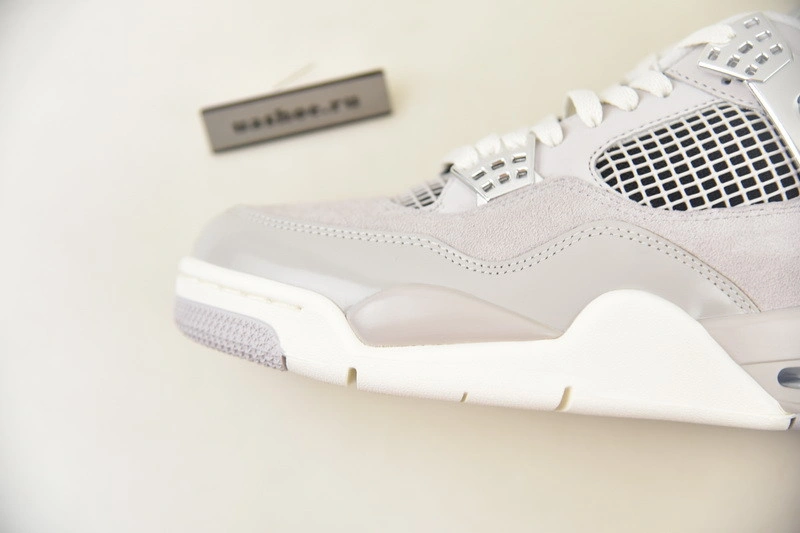 Air Jordan 4 Frozen Moments AQ9129-001