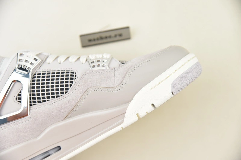 Air Jordan 4 Frozen Moments AQ9129-001