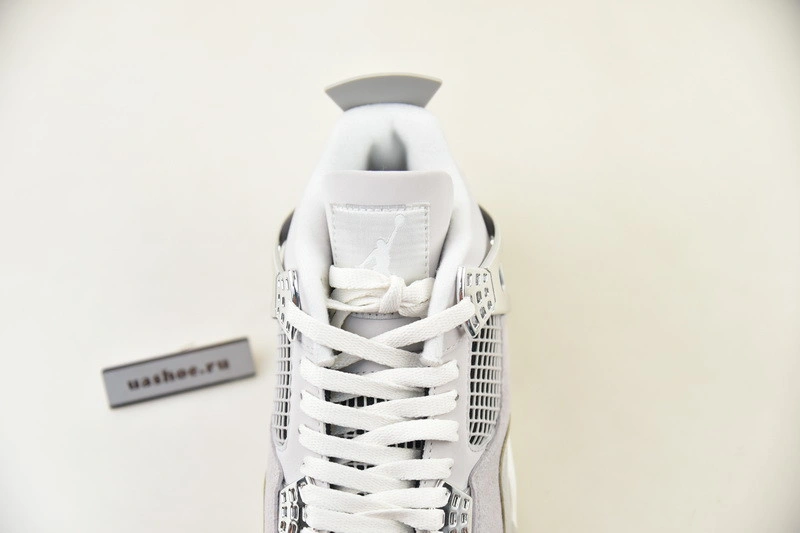 Air Jordan 4 Frozen Moments AQ9129-001